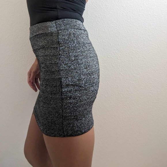 Silver Gabriella Rocha Mini Skirt. Size S/M - Picture 4 of 9
